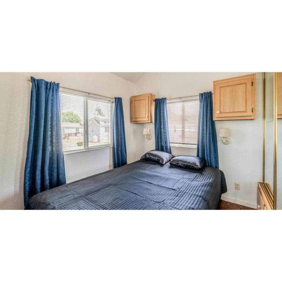 Snug Harbor Rv Park & Marina Hotel Walnut Grove Exterior photo